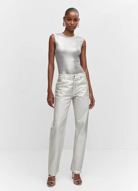 Imagen - Jeans metalizados de corte recto de Mango, 39,99 euros.