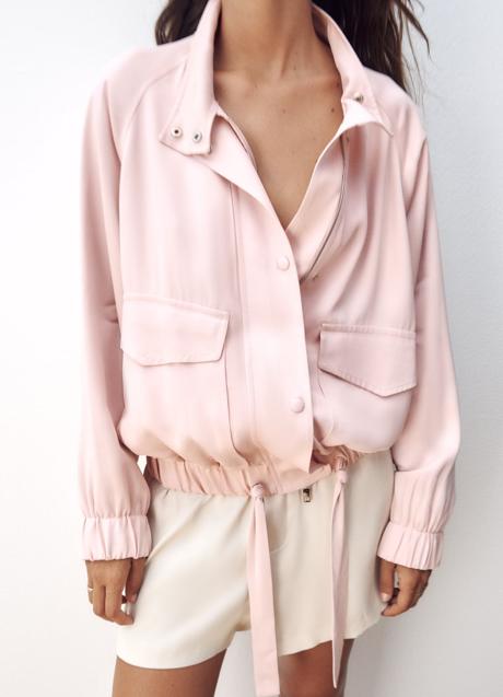 Imagen - Chaqueta bomber fluida de Zara (69,90 euros)