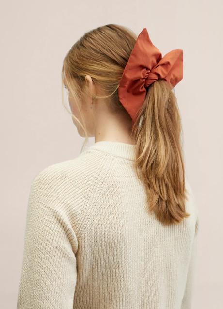 Imagen - Maxi lazo en color anaranjado de Mango Teen. Foto: Mango Teen.