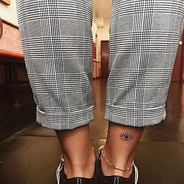 Tatuaje para el tobillo con ojo turco