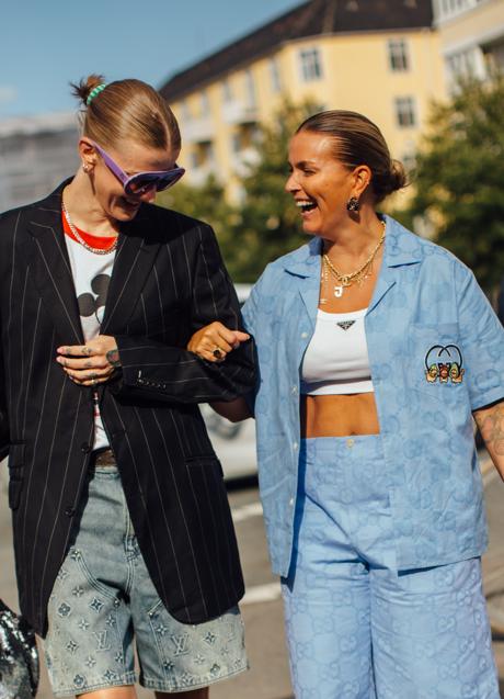 Imagen - Dos mujeres con corte bob y peinado clean look. Foto: Launchmetrcis Spotlight.