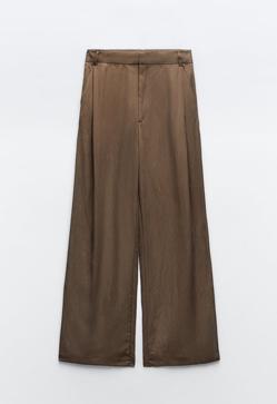 Imagen secundaria 2 - El jersey de Mango, el cinturón de Sfera y los pantalones de Zara.