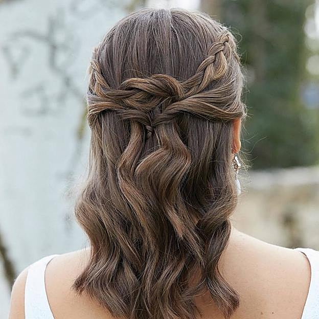 Peinado pra bodas con pelo corto semirrecogido