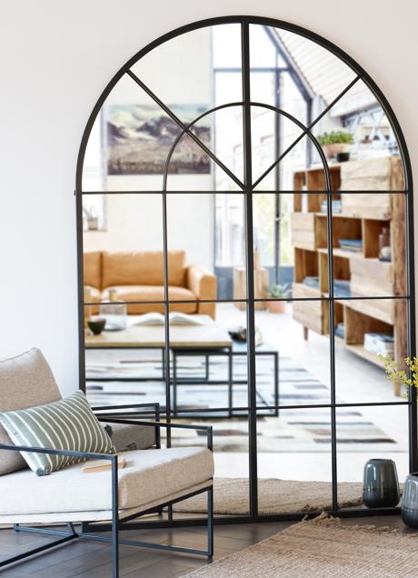 Imagen - Salón con espejo/@MAISONDUMONDE