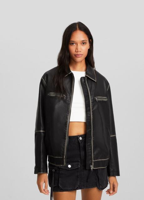 Imagen - Cazadora de cuero de Bershka. Foto: Bershka.