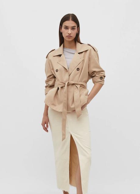 Imagen - Trench corto de Stradivarius (29,99 euros)