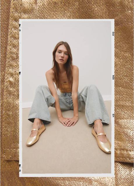 Imagen - Zapatos dorados de Stradivarius (22,99 euros)