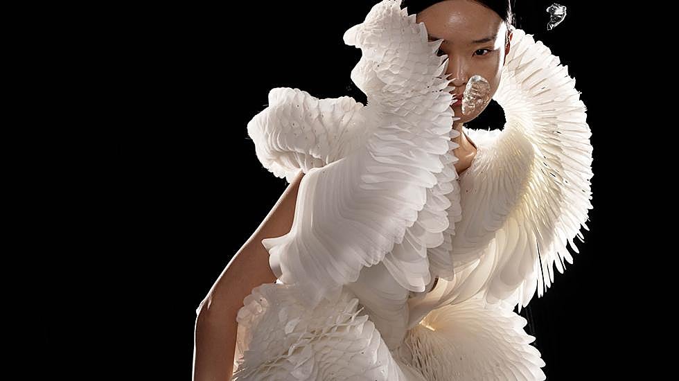 Exposición dedicada a Iris van Herpen.