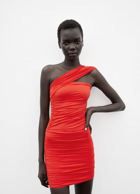 Imagen - El vestido rojo corto de Zara.