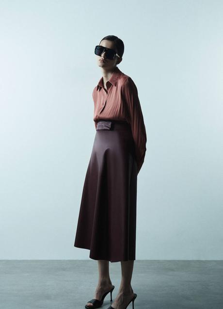 Imagen - Falda midi efecto piel burdeos