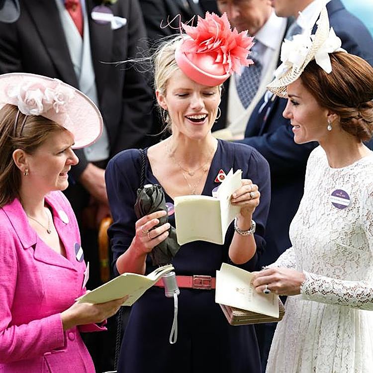Kate Middleton con alguna de sus mejores amigas. 