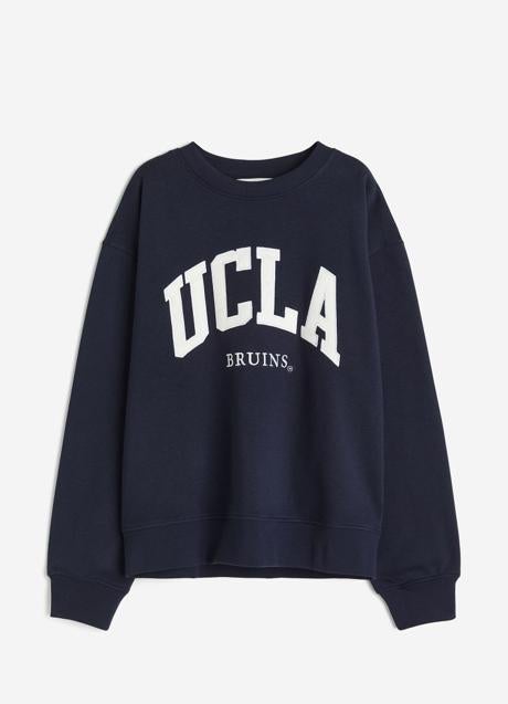 Imagen - Sudadera en azul marino Ucla de H&M. Foto: H&M