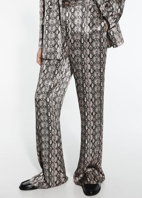 Imagen - Pantalón fluido con estampado animal de Zara (29,99 euros)