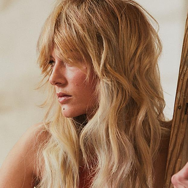 Pelo lacio: cómo es, qué productos necesita y cómo mantener el volumen de la mano de los expertos