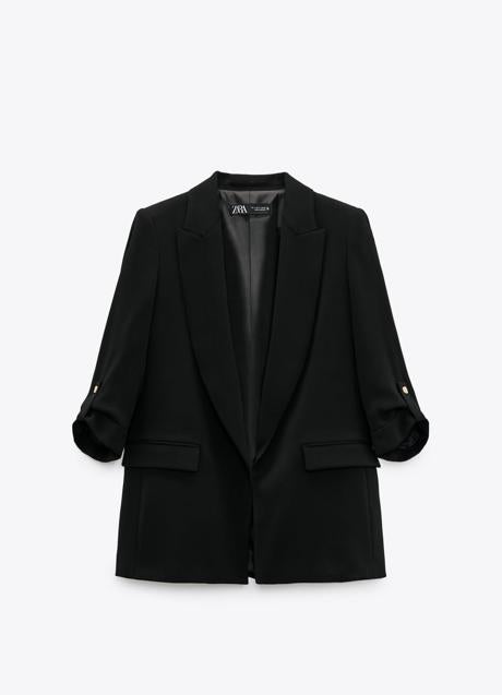Imagen - Blazer de color negro de Zara (39,95 euros)