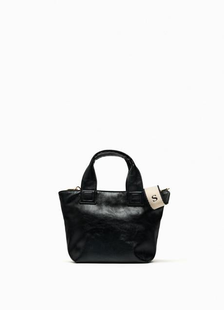 Imagen - Bolso negro de Zara (19,99 euros)