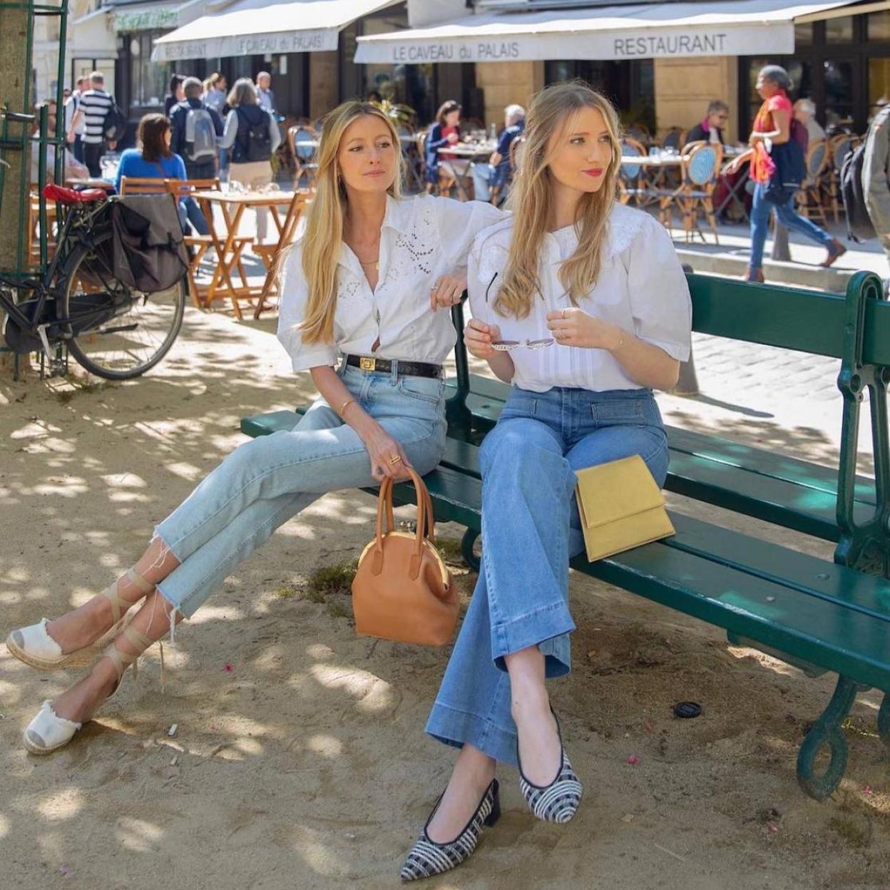 Influencers francesas con blusas de cuello bobo