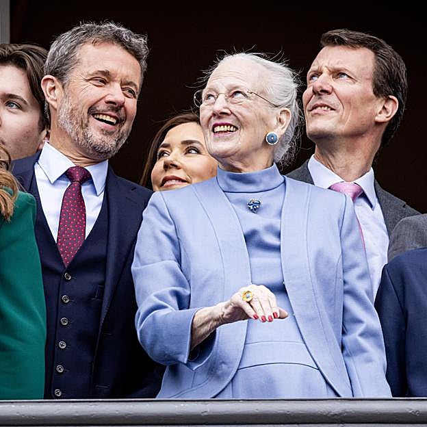 Por qué huye de la reina Margarita de Dinamarca su hijo Joaquín: su futuro sin sueldo en Washington y la (humillante) venta de su casa en Copenhague