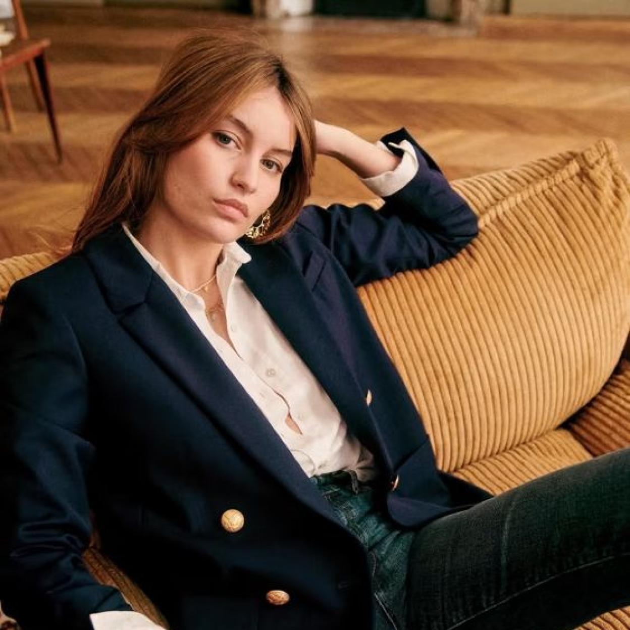 Vestidos en clave otoñal, chaquetas de rayas y muchas otras propuestas para los días de entretiempo. 