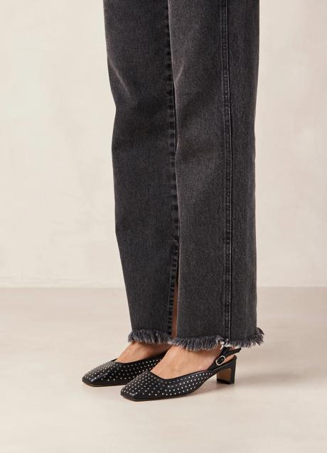 Imagen - Zapatos de tacón bajo con tachuelas de Alohas. Foto: Alohas.