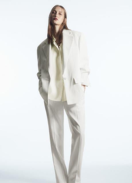 Imagen - Pantalón recto de tiro bajo de Cos, 175 euros.