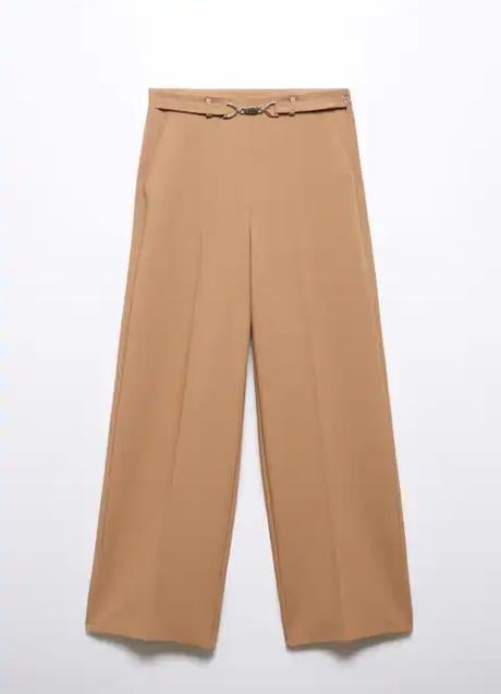 Imagen - Pantalón camel con cinturón dorado de Mango (29,99 euros)