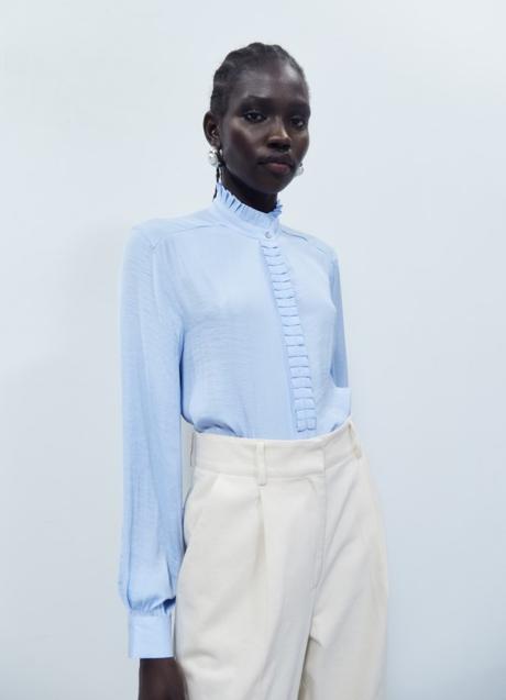 Imagen - Camisa azul con volantes de Sfera (19,99 euros)