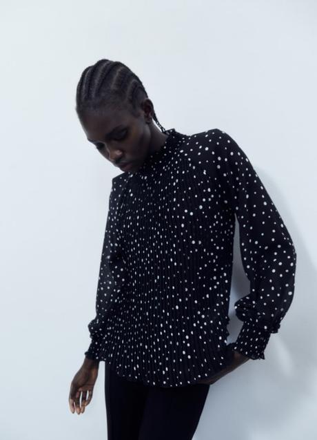 Imagen - Blusa plisada de Sfera (19,99 euros)