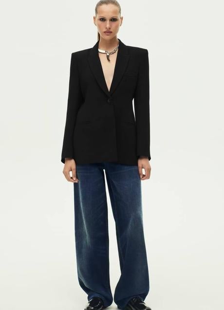 Imagen - Look básico con blazer entallada tendencia