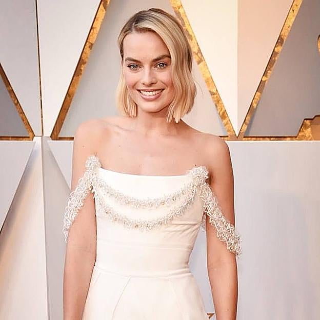 Margot Robbie con corte de pelo slob ondulado