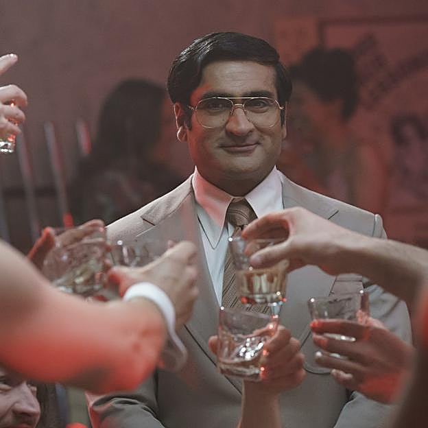 Kumail Nanjiani en una imagen de bienvenidos a Chippendales.