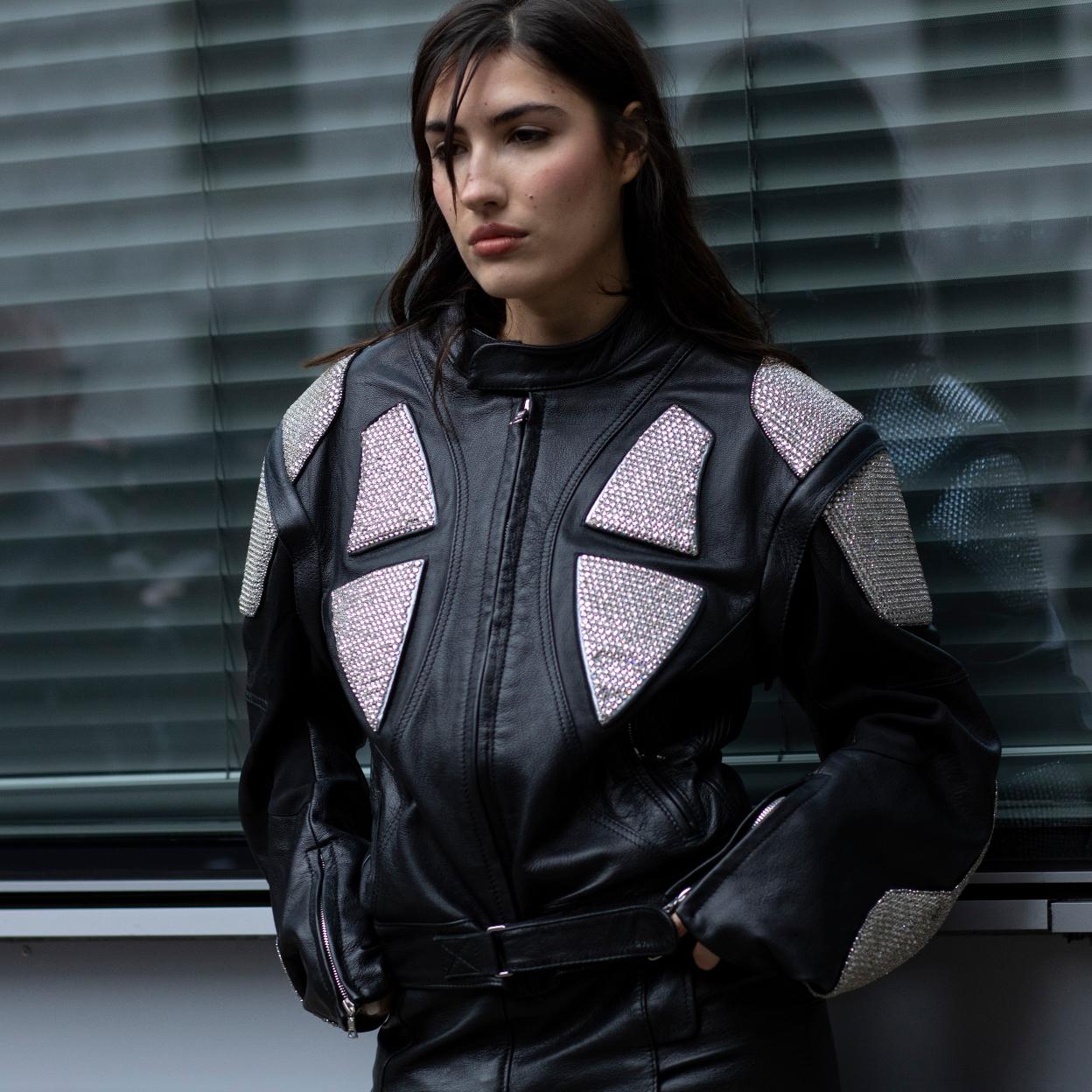 Estas son las bikers oversize más ponibles de la temporada.