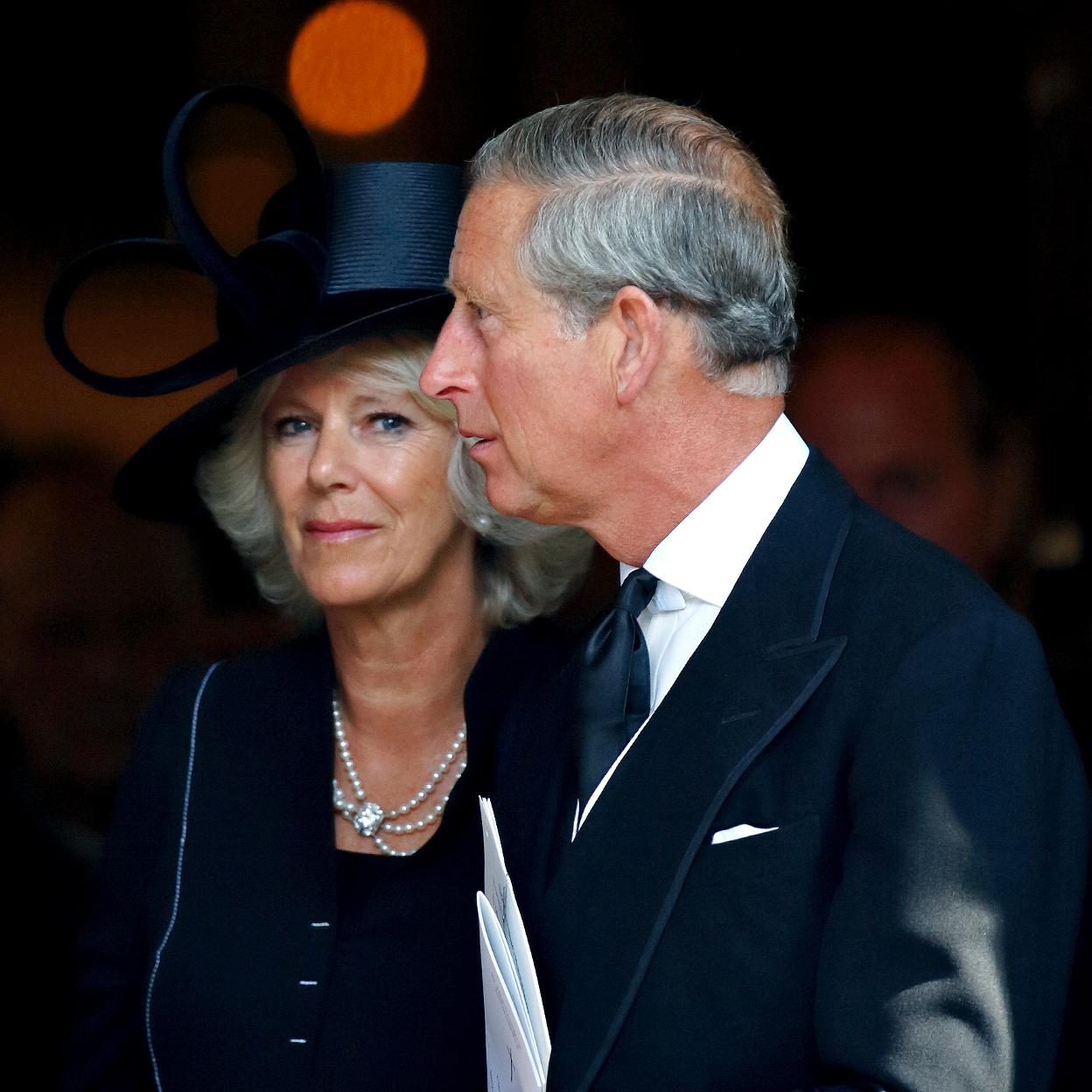 Los reyes Carlos y Camilla aterrizaron por primera vez en París como monarcas coronados. 