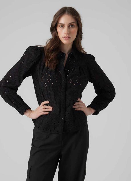 Imagen - Blusa calada color negro