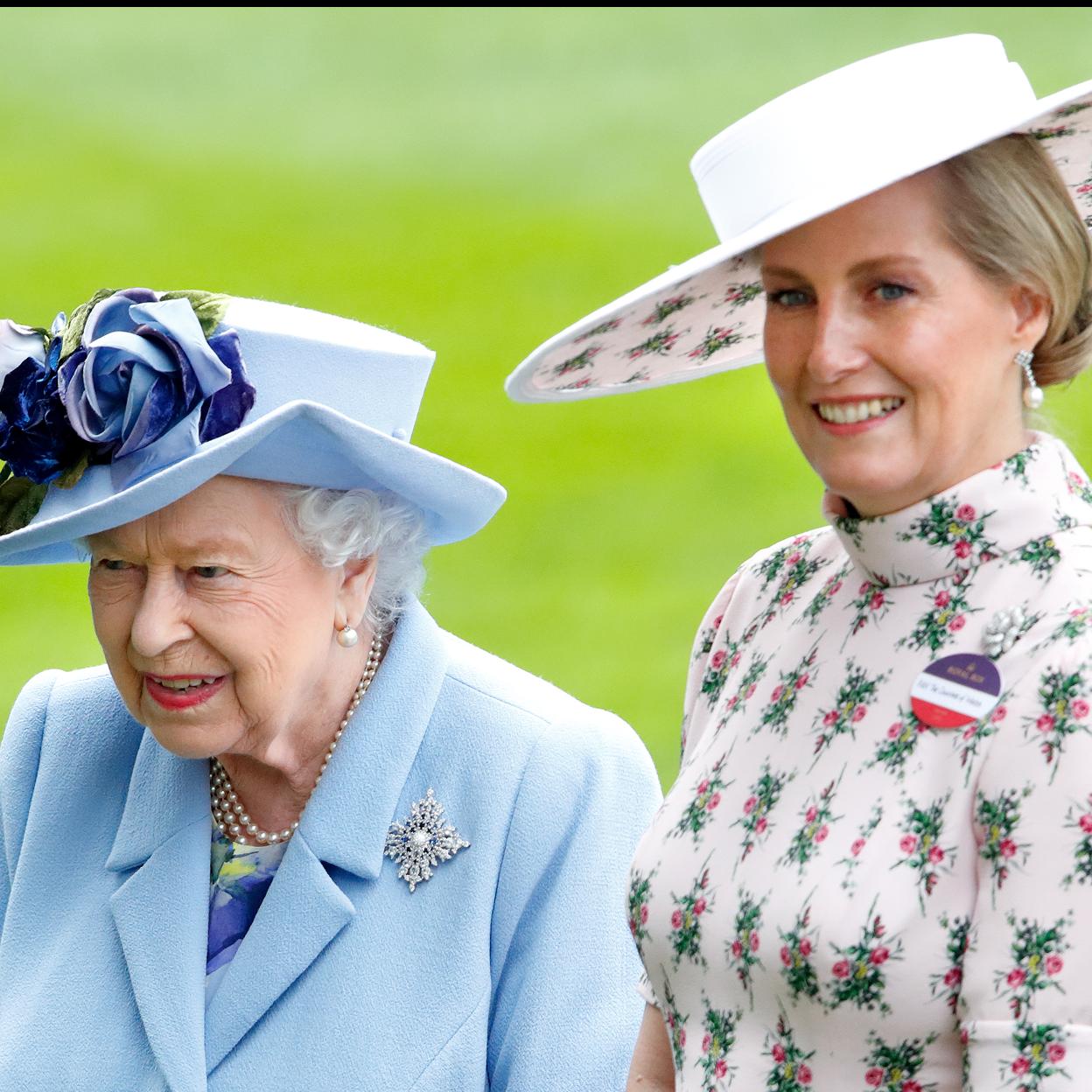 Sophie de Edumburgo junto a la reina Isabel II. 