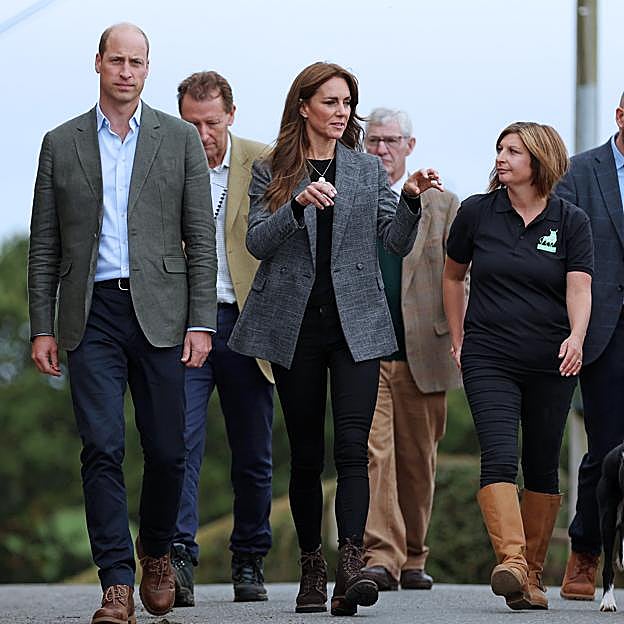 Kate Middleton y el príncipe Guillermo llevan años intentando ofrecer una imagen natural y moderna de la monarquía inglesa. 