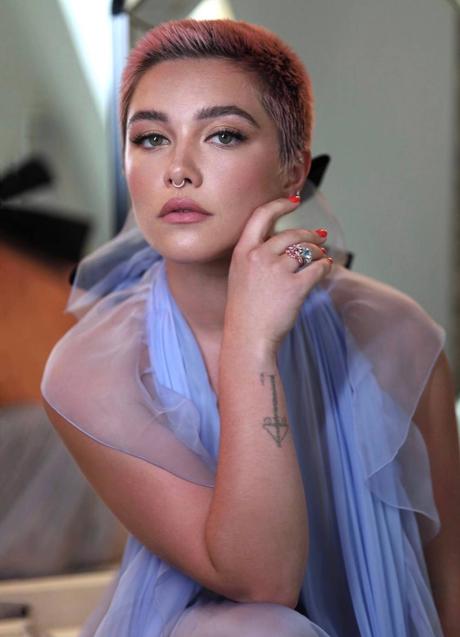 Imagen - Florence Pugh con corte de pelo buzz cut en color fantasía