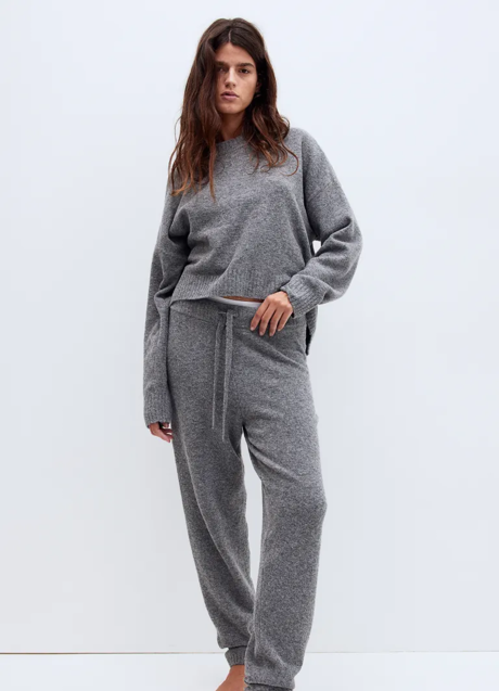 Imagen - Conjunto de punto tipo jogger de H&M, pantalón 25,99 euros y jersey 22,99 euros.