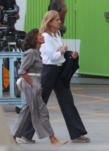 Imagen - La infanta Cristina con un look con alpargatas de cuña. / GTRES