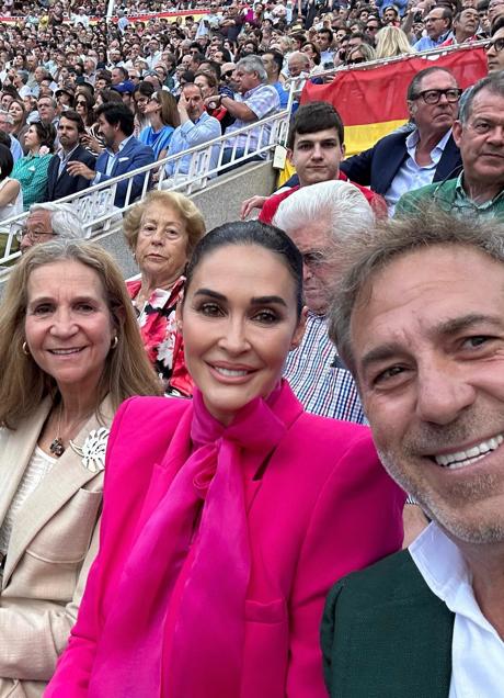 Imagen - La infanta Elena y Vicky Martñin Berrocal en los toros/instagram