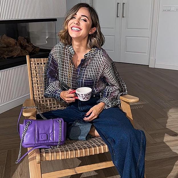 Las blusas estampadas de Sfera que quedan de lujo con pantalones vaqueros