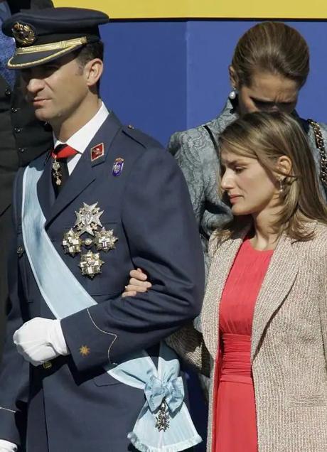 Imagen - El look de la reina Letizia en el Día de la Hispanidad 2006/GTRES