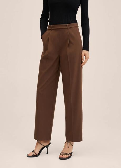 Imagen - Pantalón sastre en marrón chocolate de Mango Outlet. Foto: Mango Outlet.