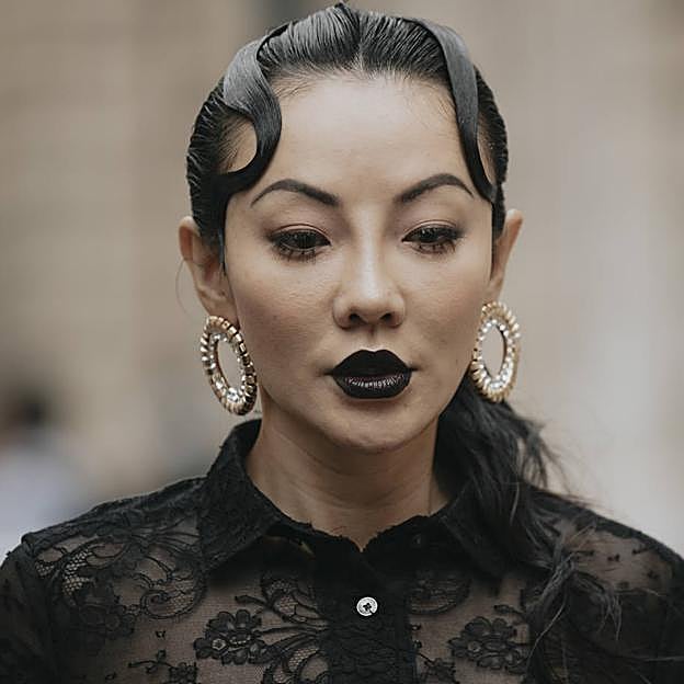 Peinado vampire wet con coleta