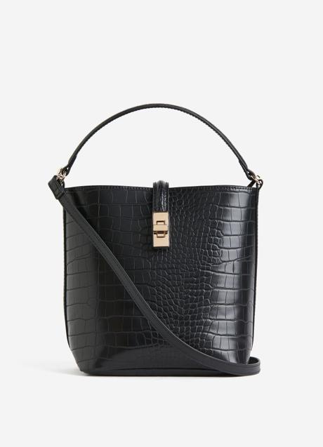 Imagen - Bolso negro de H&M (25,99 euros)