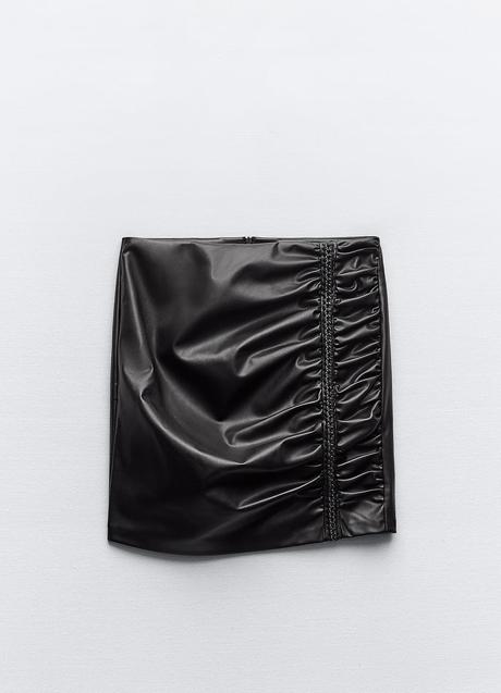 Imagen - Mini falda de cuero de Zara (25,99 euros)