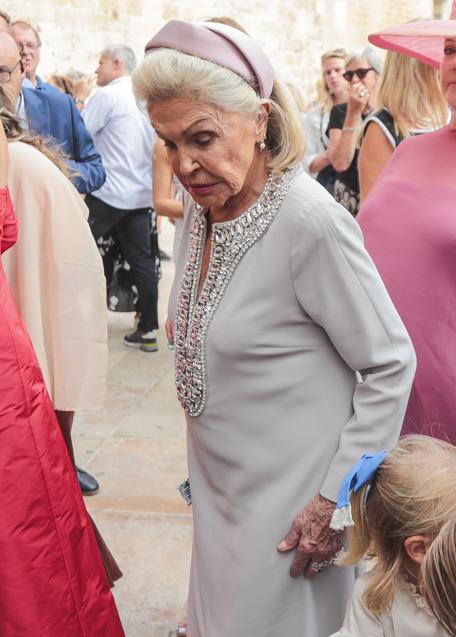 Imagen - Beatriz de Orleans con un vestido gris. / GTRES