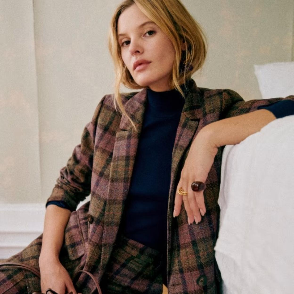 Abrigos, vestidos y botas de la nueva colección de Pull & Bear, que darán un giro a tu armario de otoño. 