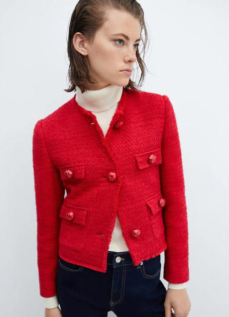 Imagen - Chaqueta de tweed en color rojo de Mango. Foto: Mango.