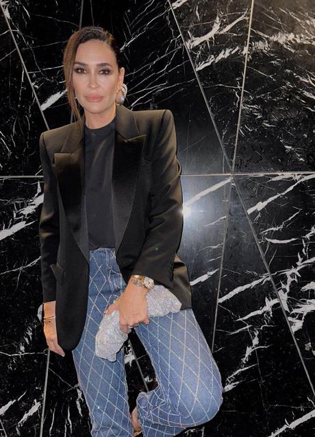Imagen - El look de Vicky Martín Berrocal con los vaqueros con brillos de Zara.